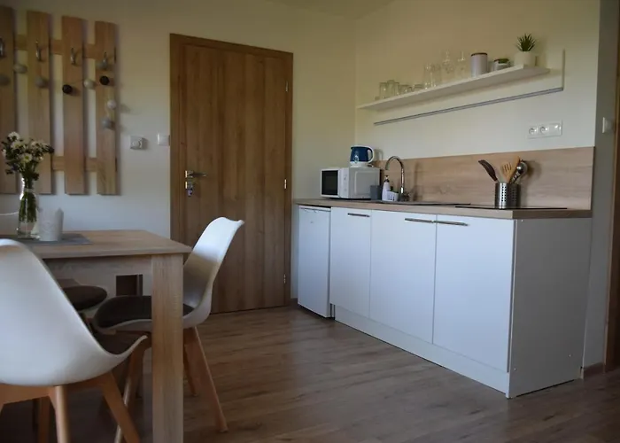 Ademi Apartman Szmrecsán
